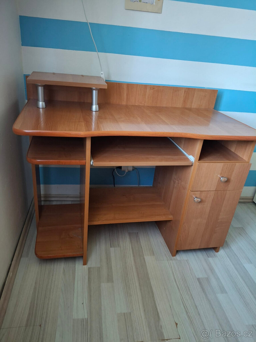 PC stůl - 2