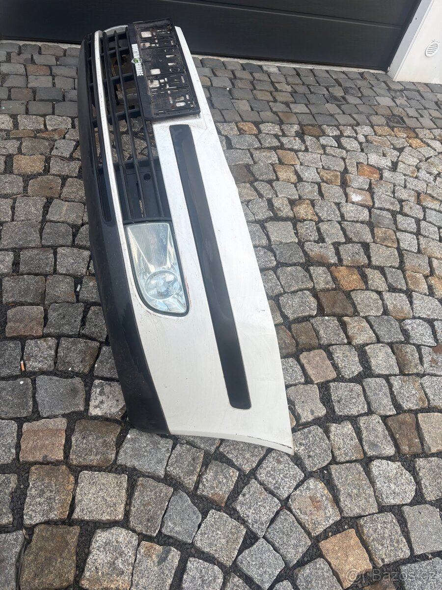 Škoda Octavia 2 predfacelift - přední nárazník - 2