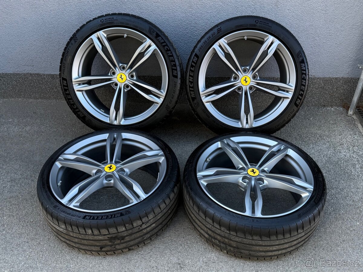 Ferrari GT4C Lusso kola - 2