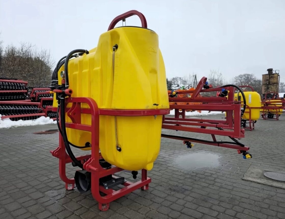 Postřikovač na traktor Strumyk - 2