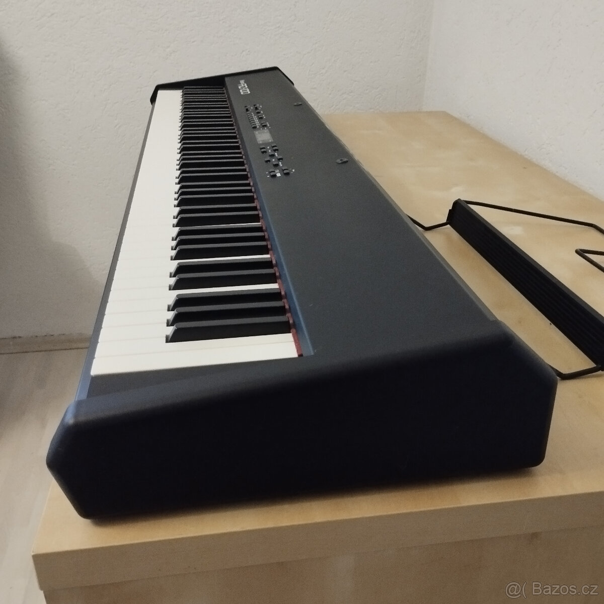 Yamaha RD-100 Digital Piano - 2