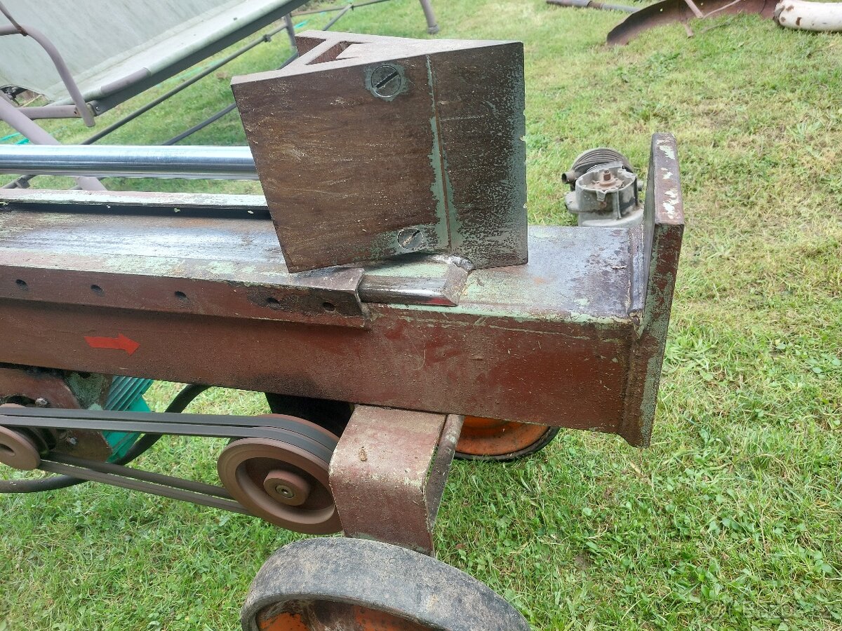 Štípačka na dřevo - 2