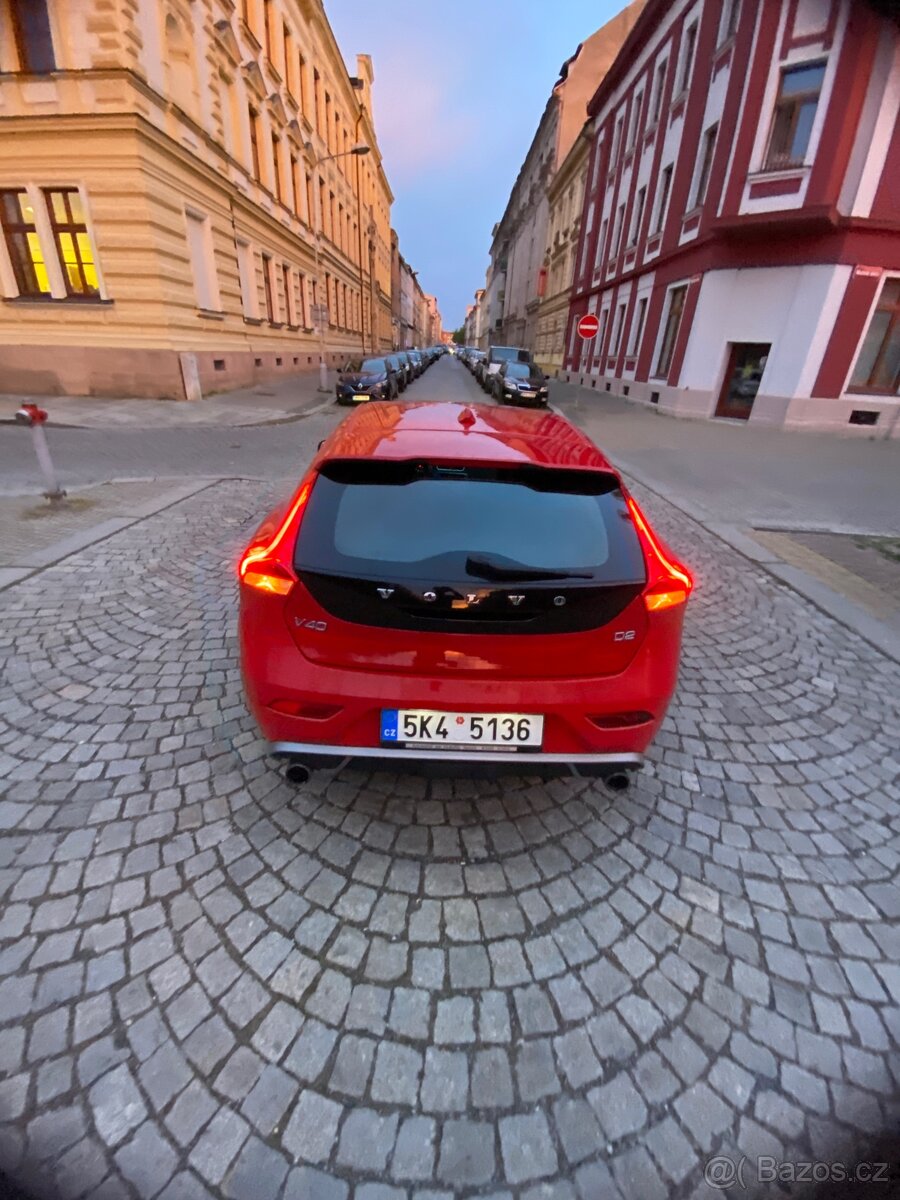Volvo V40 r-design 2.0tdi - 2