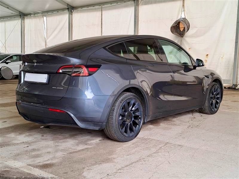 Tesla Model Y Dual Motor Long Range 75kWh 4x4 za 851.625 Kč