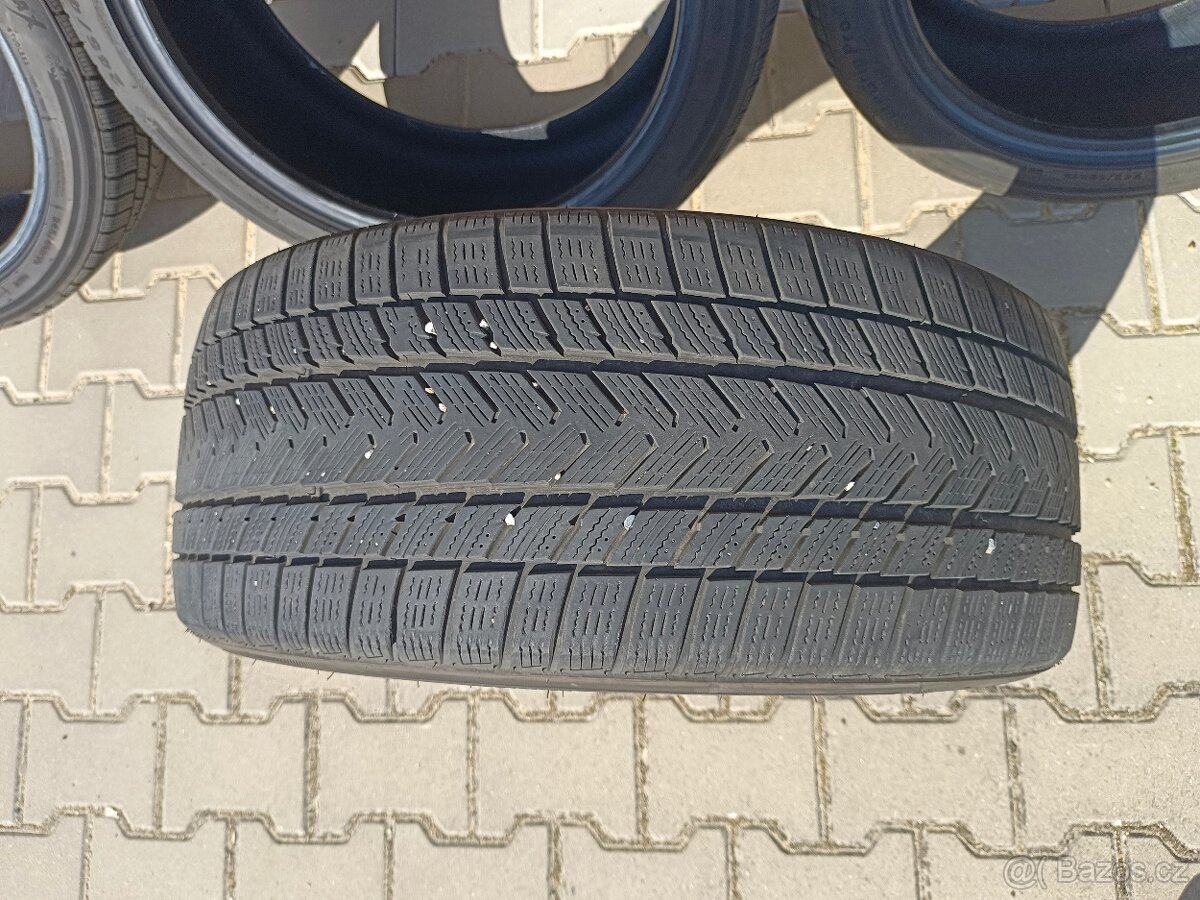 Zimní pneumatiky 245/40 r19 - 2