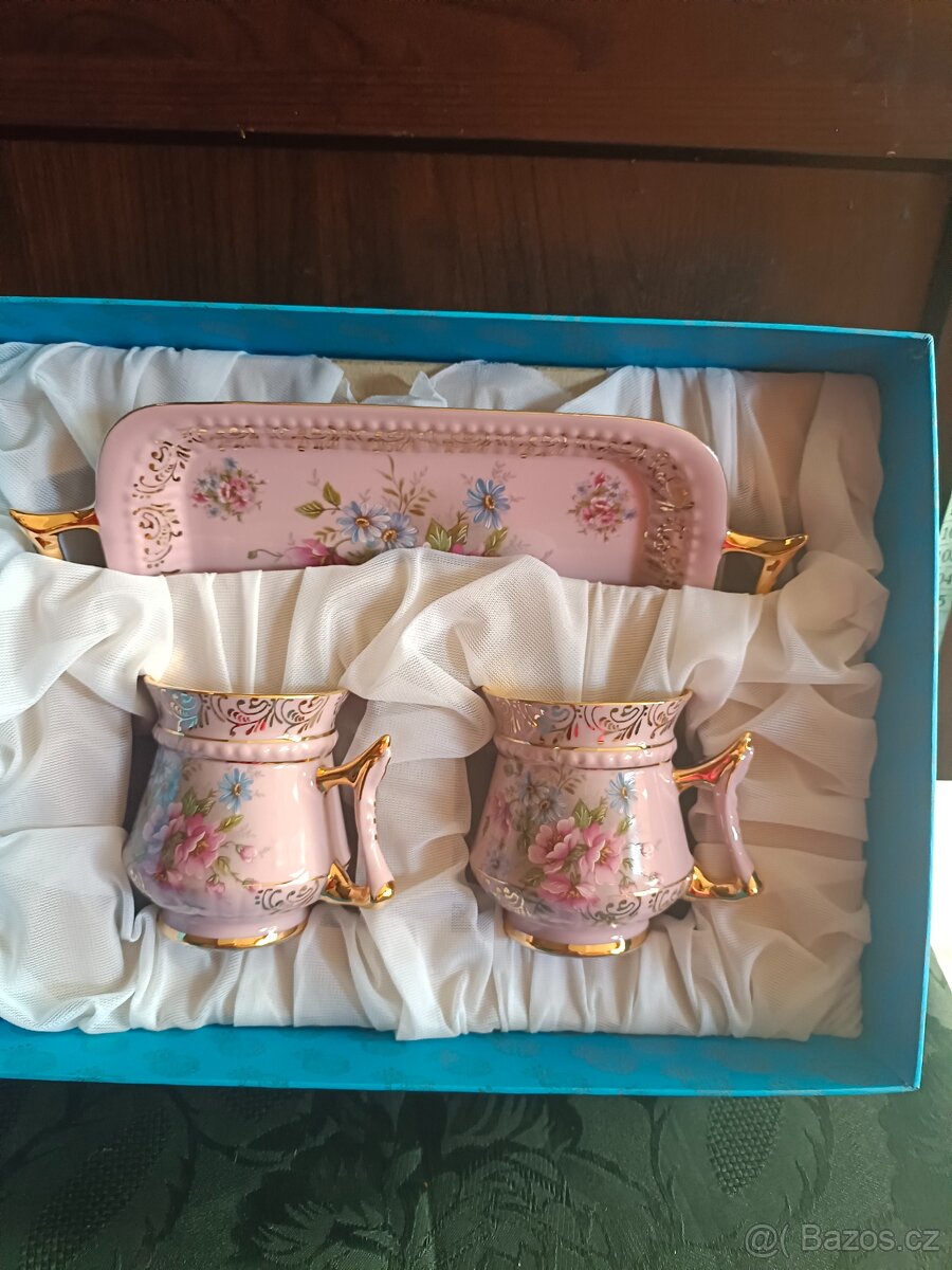 Růžový porcelán – přátelská souprava s podnosem - 2
