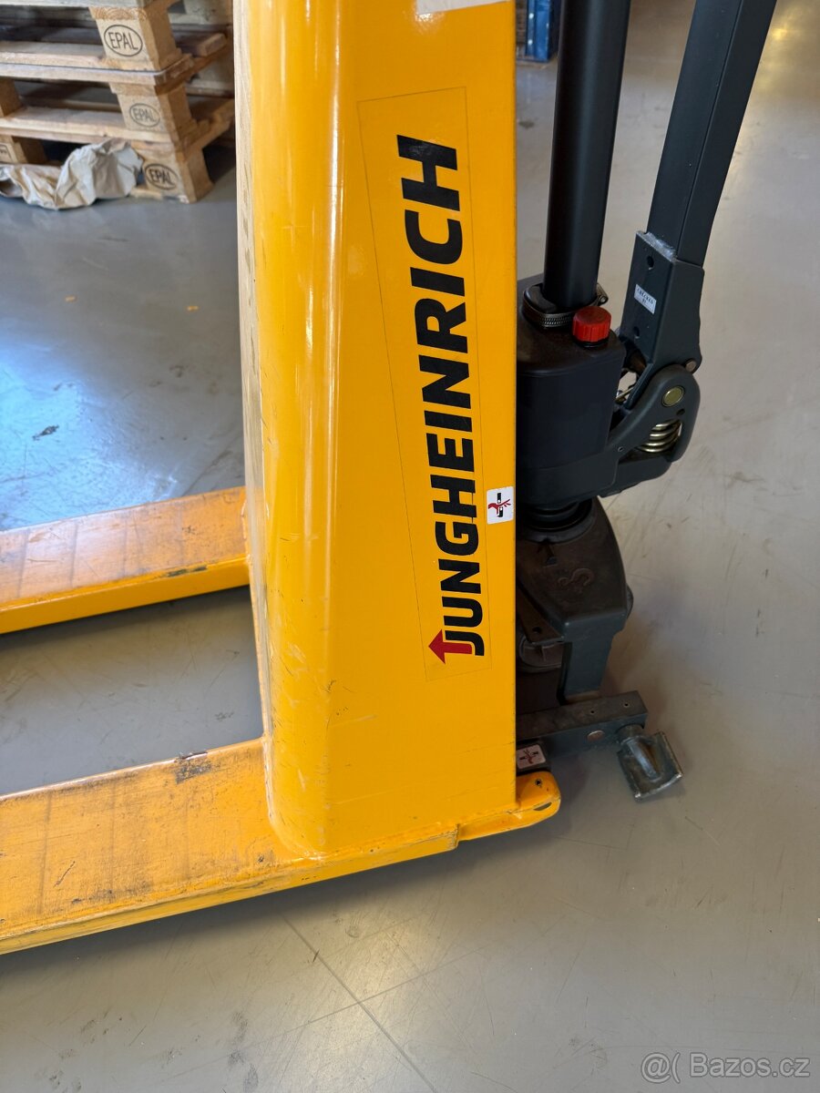 Paletový vozík nůžkový Jungheinrich - 2