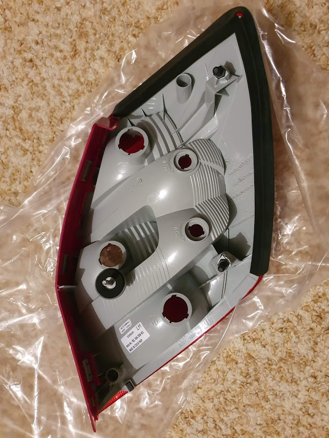 LEVÉ ZADNÍ světlo Škoda FABIA II (HB / combi)- možno i PRAVÉ - 2