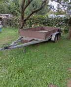 Přívěsný vozík brzděný - 2