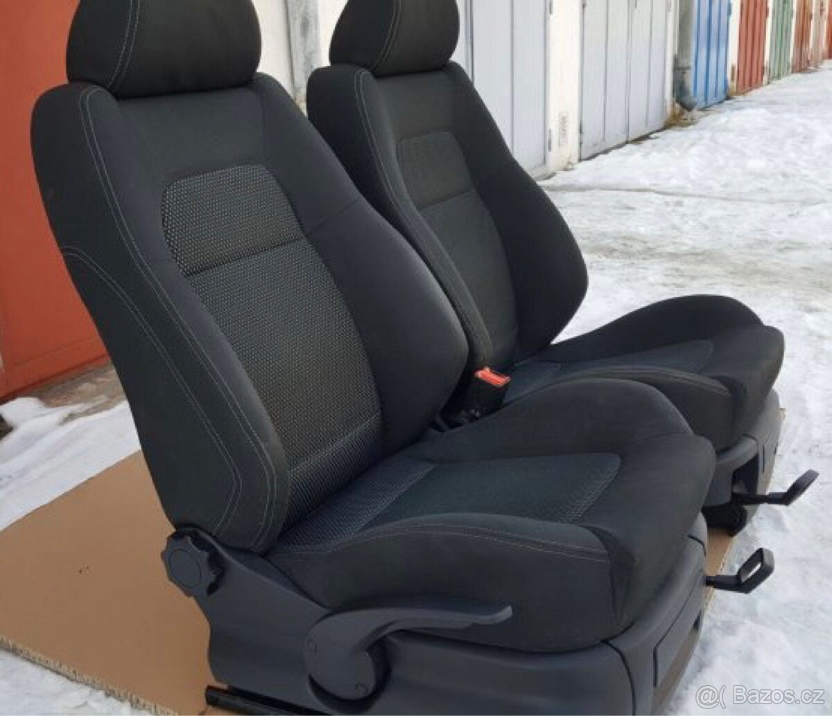 Prodám přední černá Sportline sedadla na Škoda Fabia 1 - 2