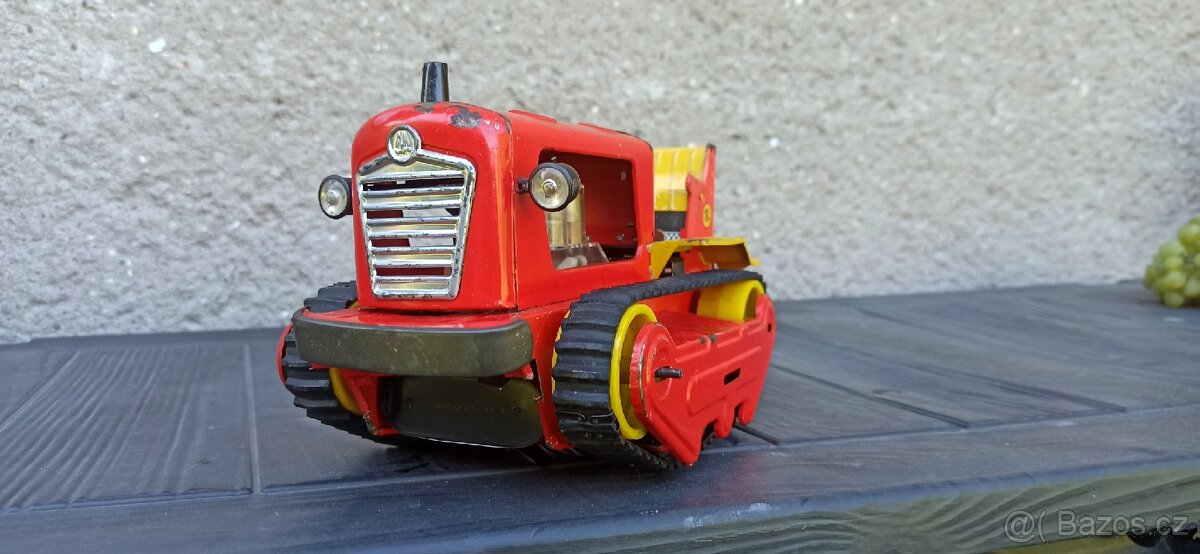 Stará hračka buldozer funkční - 2