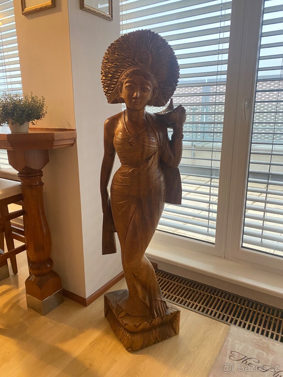 Prodám sochu Bohyně hojnosti - 2