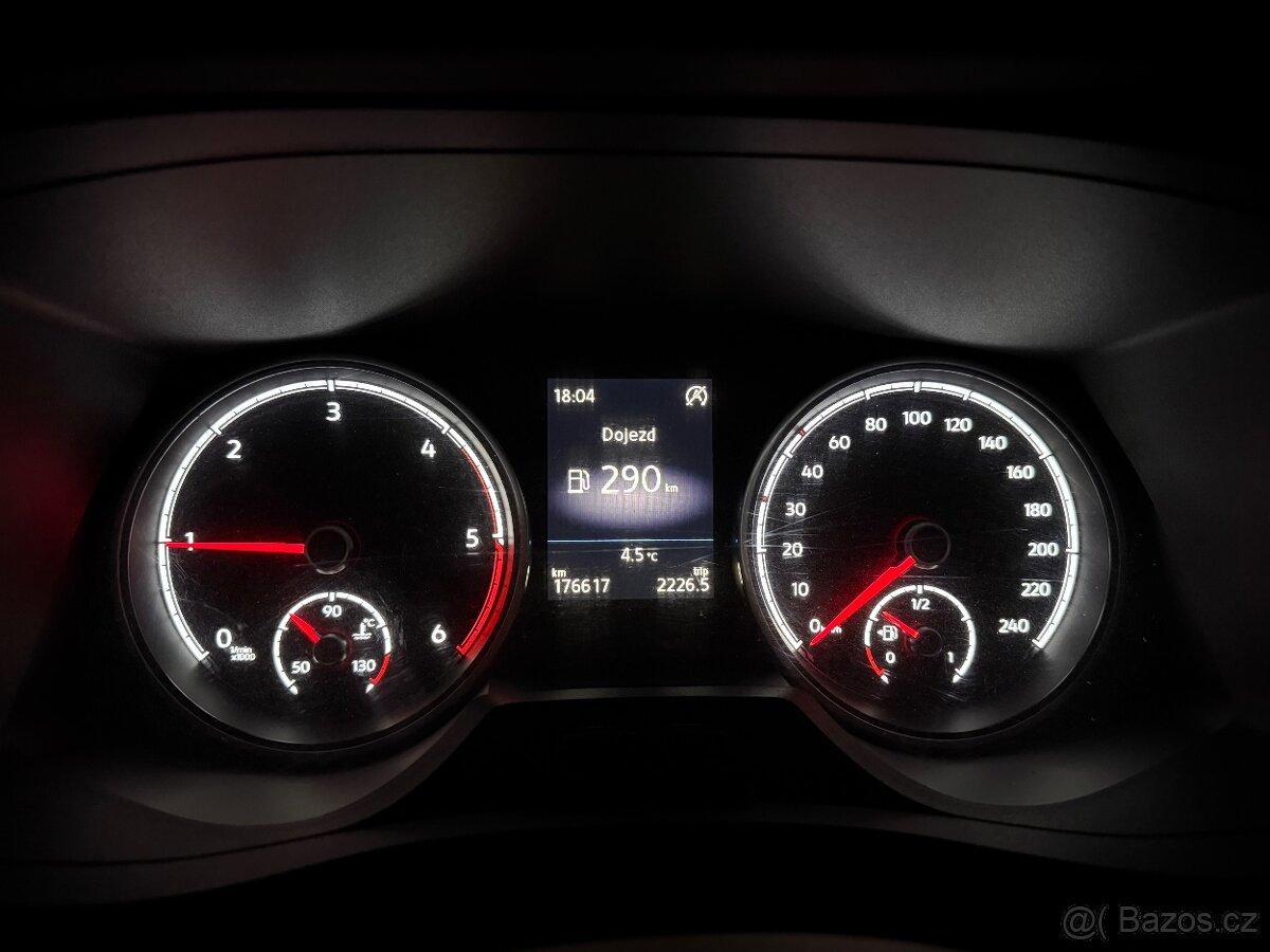 VW Transporter T6.1 DPH 176 tis. km Barva Candy Multivan - 2