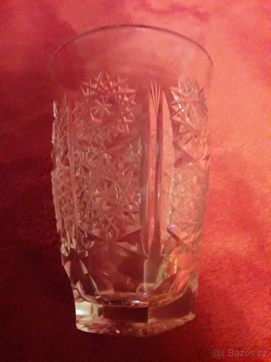 Prodám sadu ručně broušených sklenic. - 2