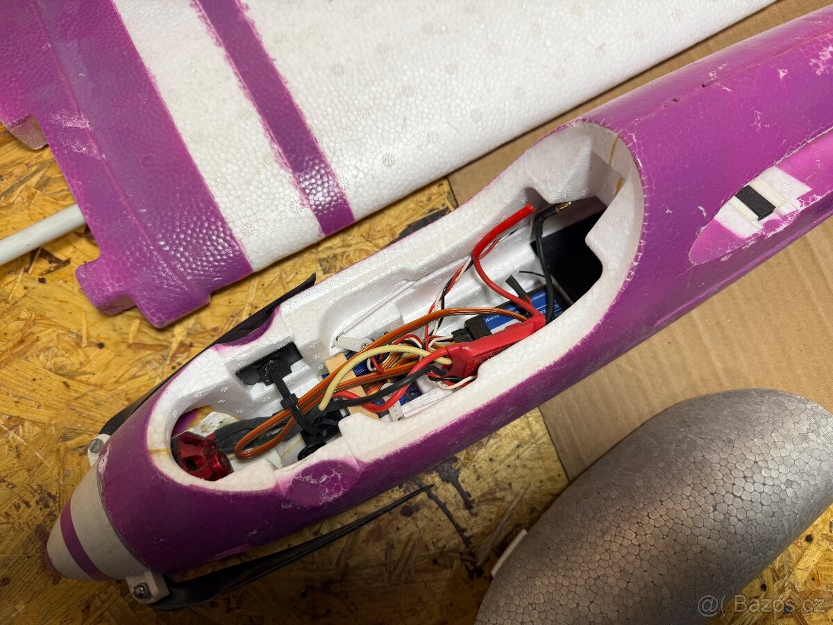 Prodám RC model letadla větroně MULTIPLEX - 2