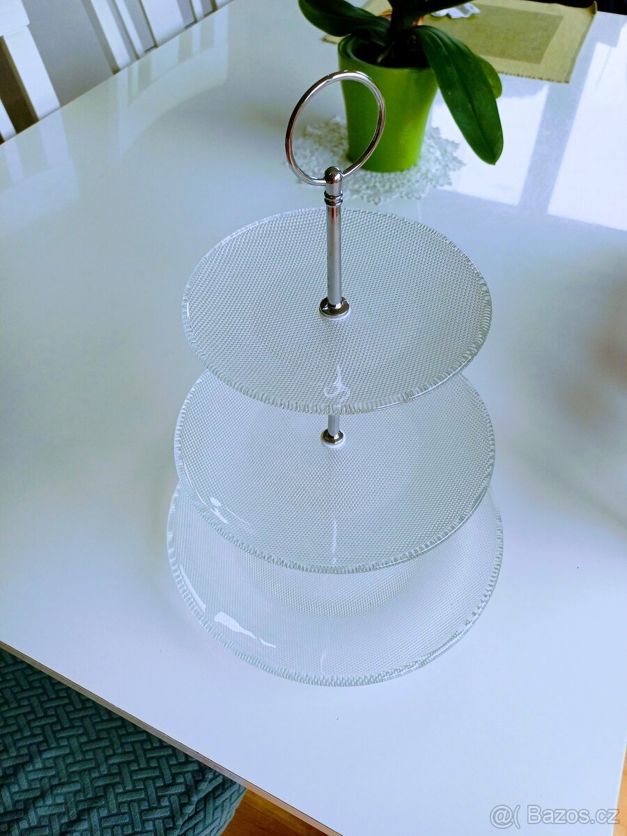 Nový skleněný ETAŽER - 2