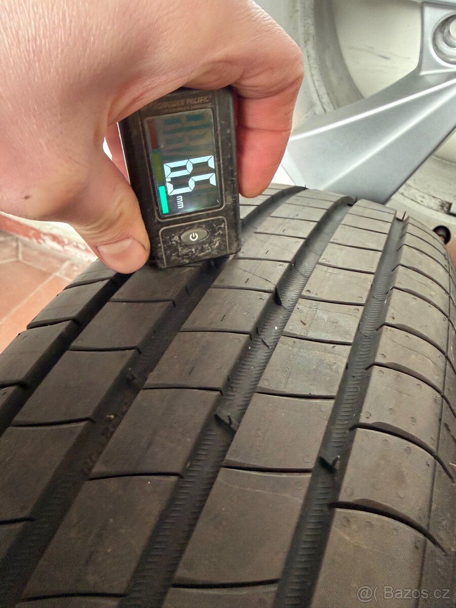 Michelin 185/65 R15 - 2