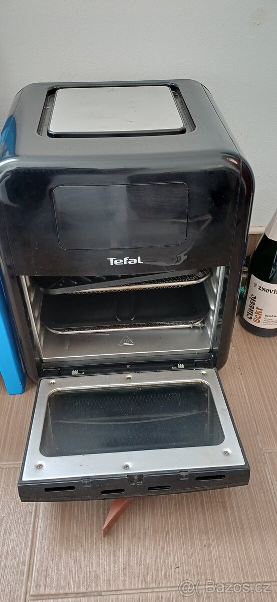Horkovzdušná friteza Tefal +stolek - 2