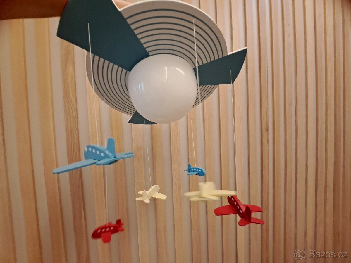 Dětský lustr s letadélky - 2