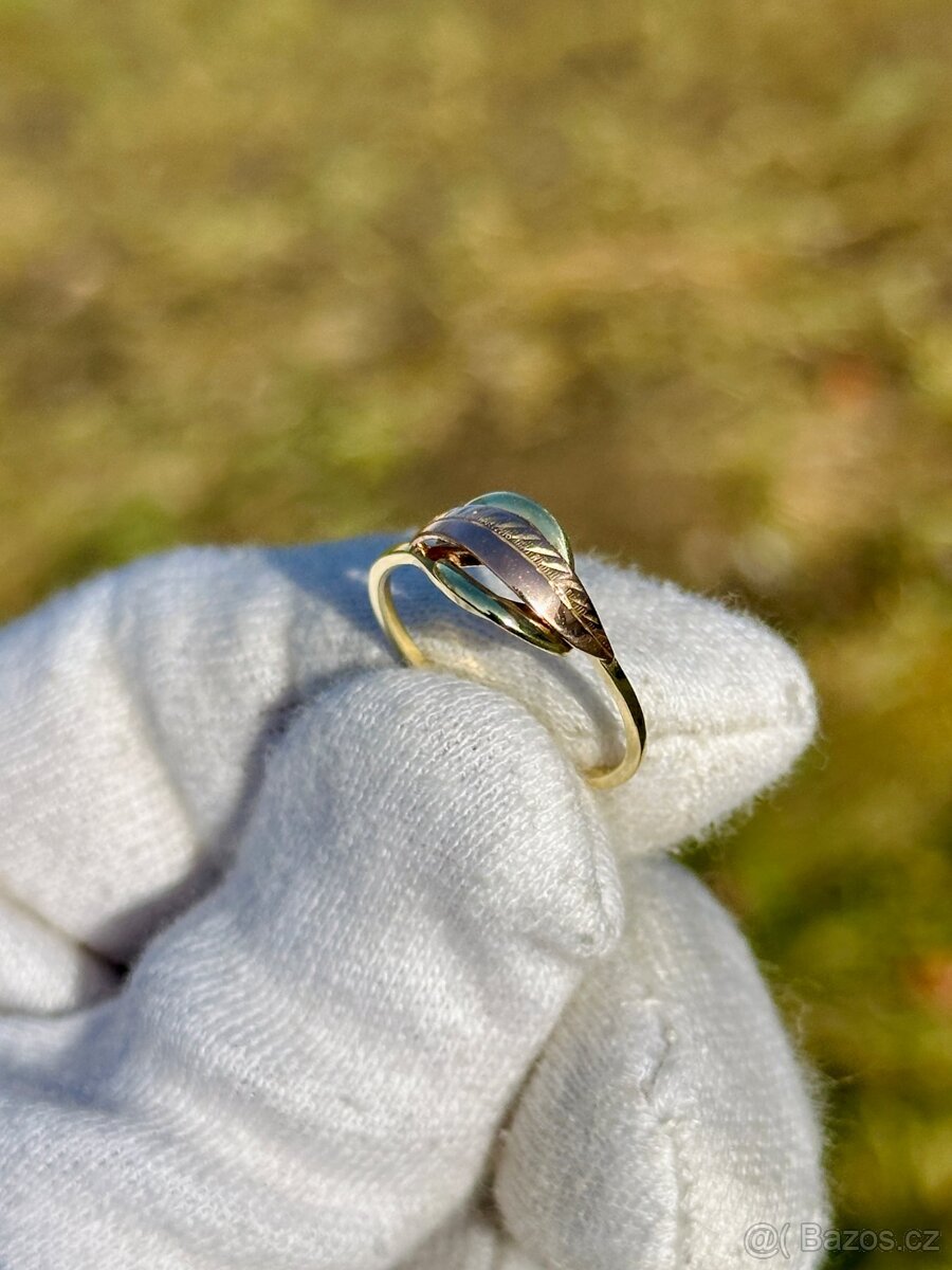 Zlatý prsten 2,04g - 2