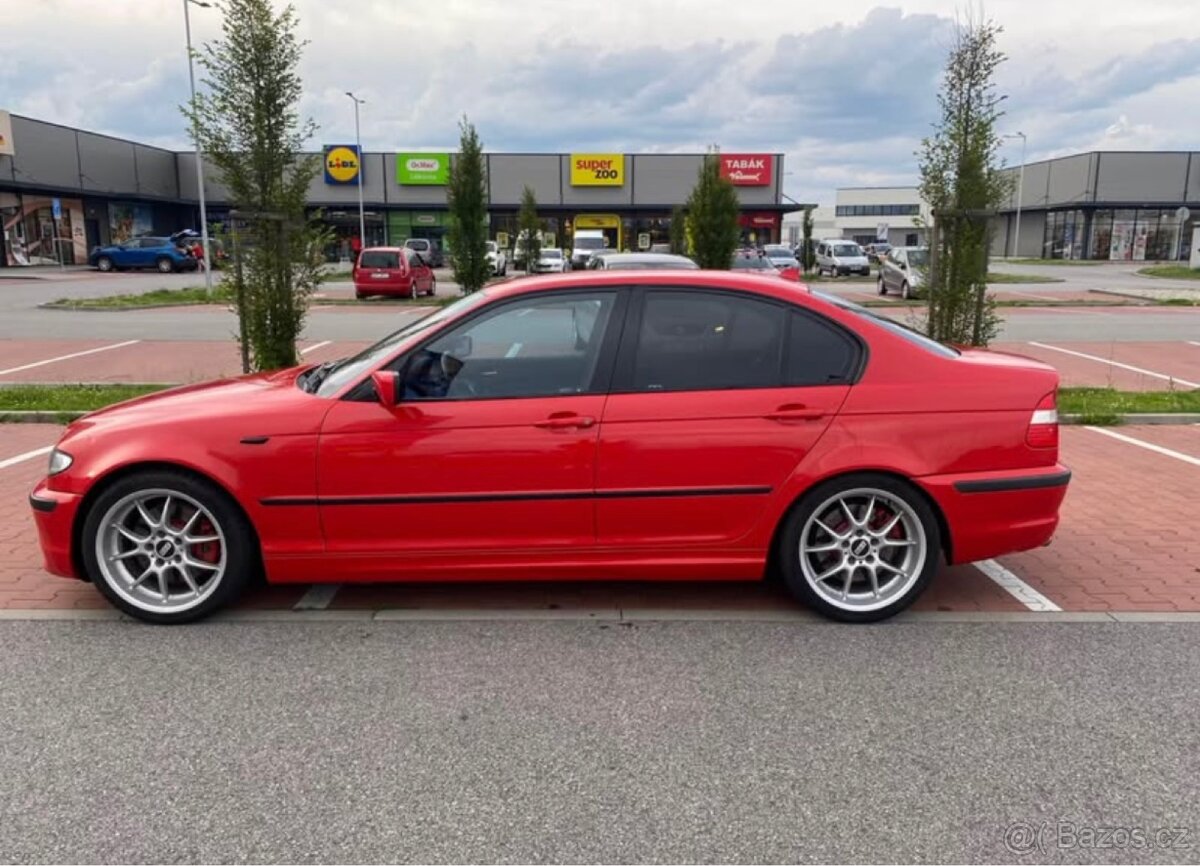 BMW e46 sedan 330i M-paket 2 Hellrot (2000) - 2