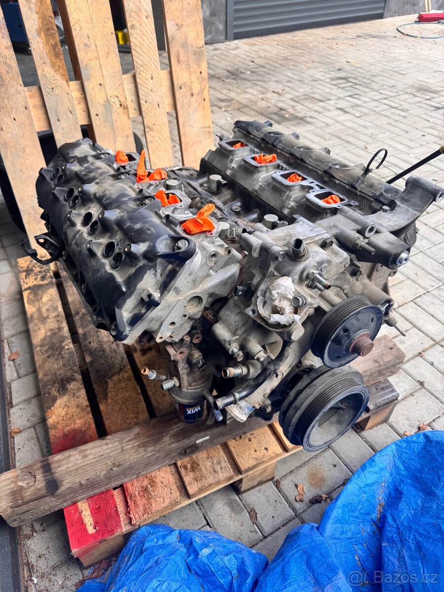 Motor V8 5.7 hemi Ram - 2