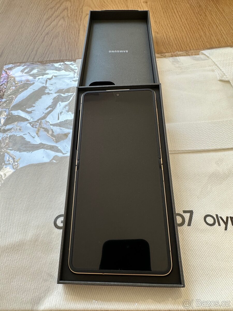 Samsung Galaxy ZFlip7 Olympijská kolekce Milano 2026 - 2