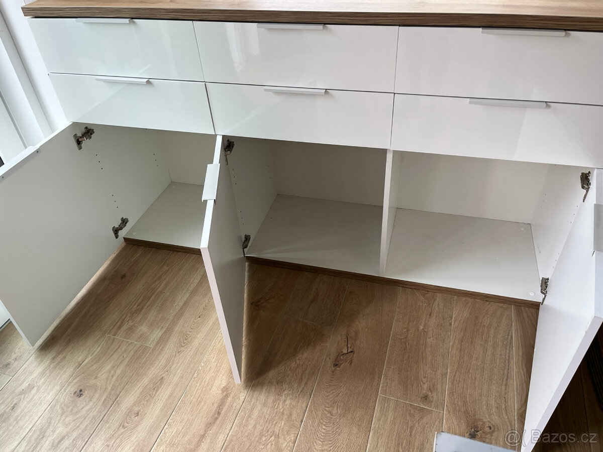 Šatní komoda - 2