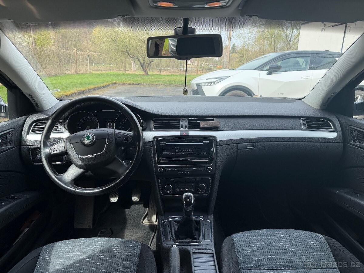 Prodám ŠKODA SUPERB 2011 103 kw - 2