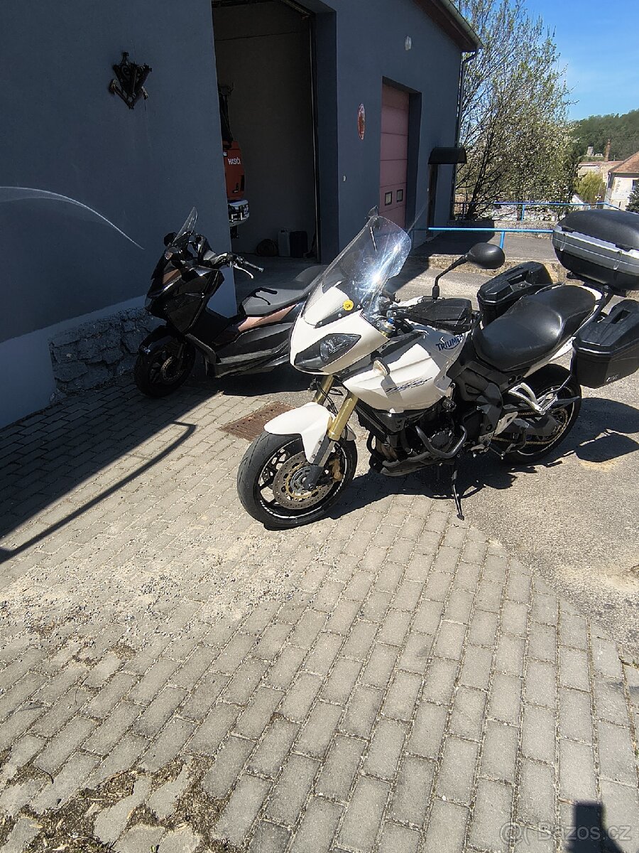 Triumph Tiger 1050 - 2