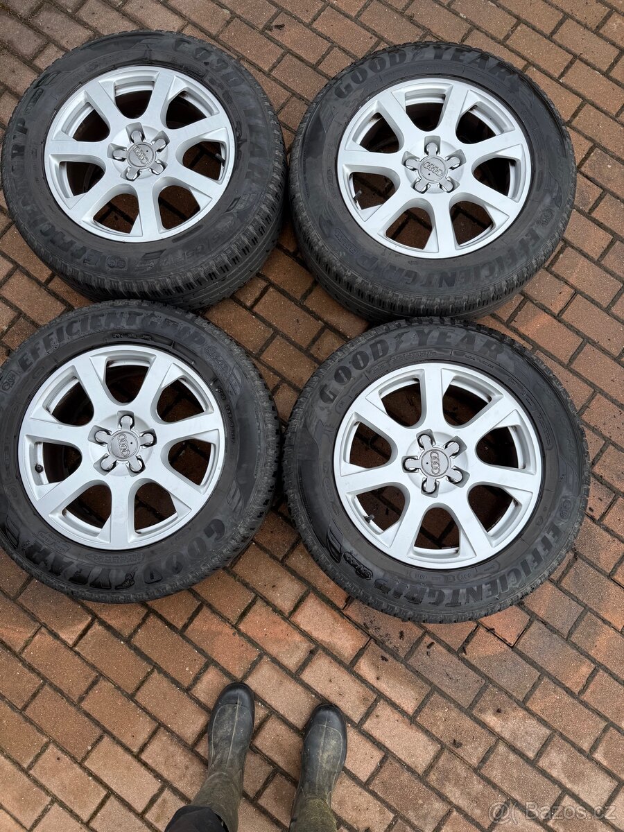 Sada kol originál Audi 8Jx17 s pneu Goodyear 235/65 R17 - 2