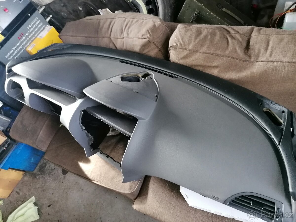 Palubní deska BMW E63 - 2