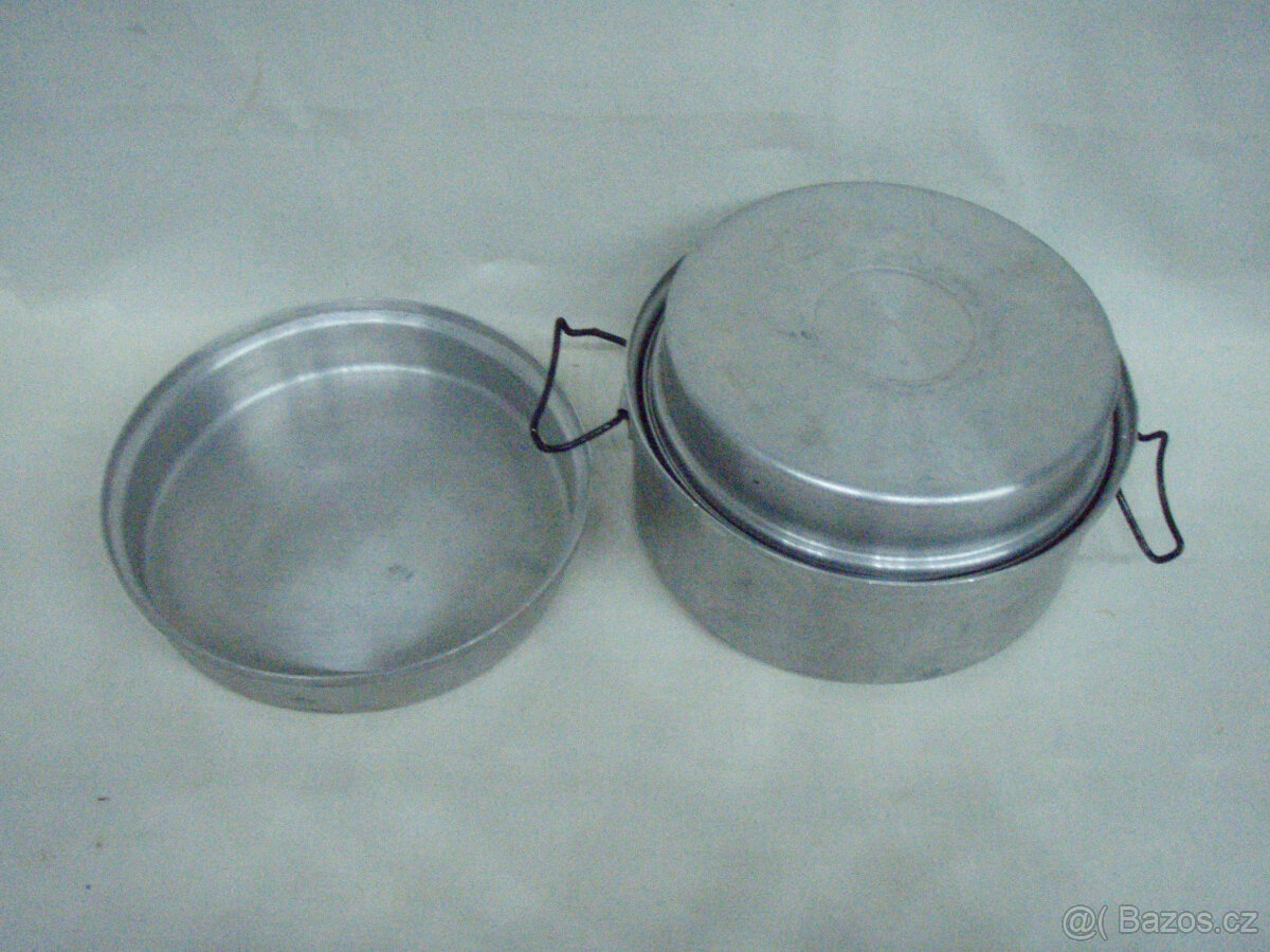 SKLÁDACÍ KEMPINGOVÁ SADA HRNCŮ - 7 v 1 - 2