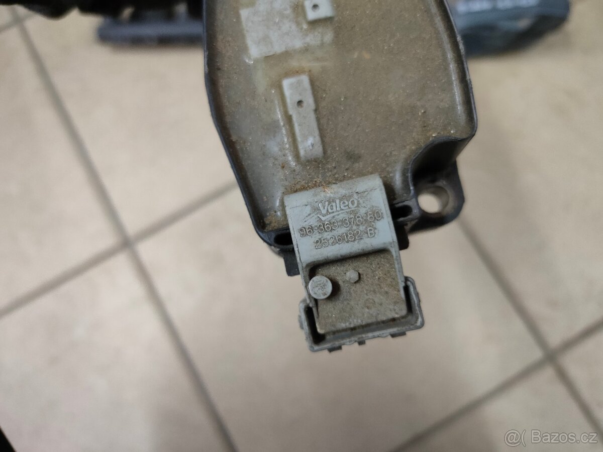 Díly z motoru - NFU - 1.6 16v 80kw - 2