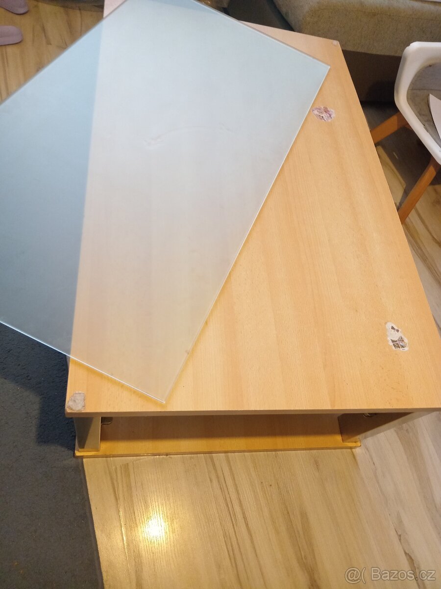 Prodám starší stůl - 2