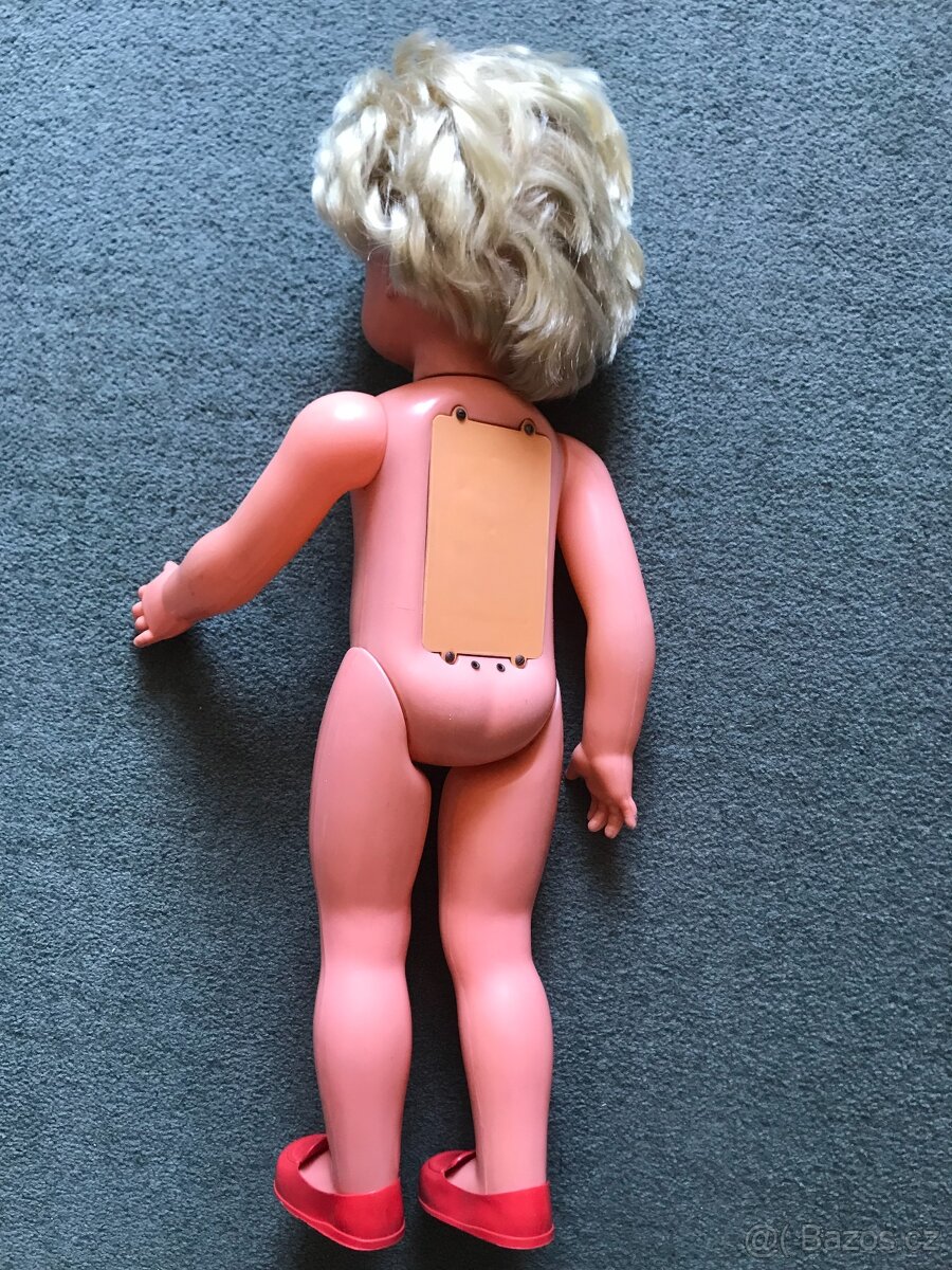 Retro mrkací panenka - 2