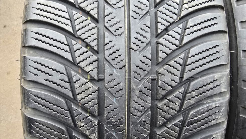 Zimní pneu 225/45/18 Bridgestone - 2