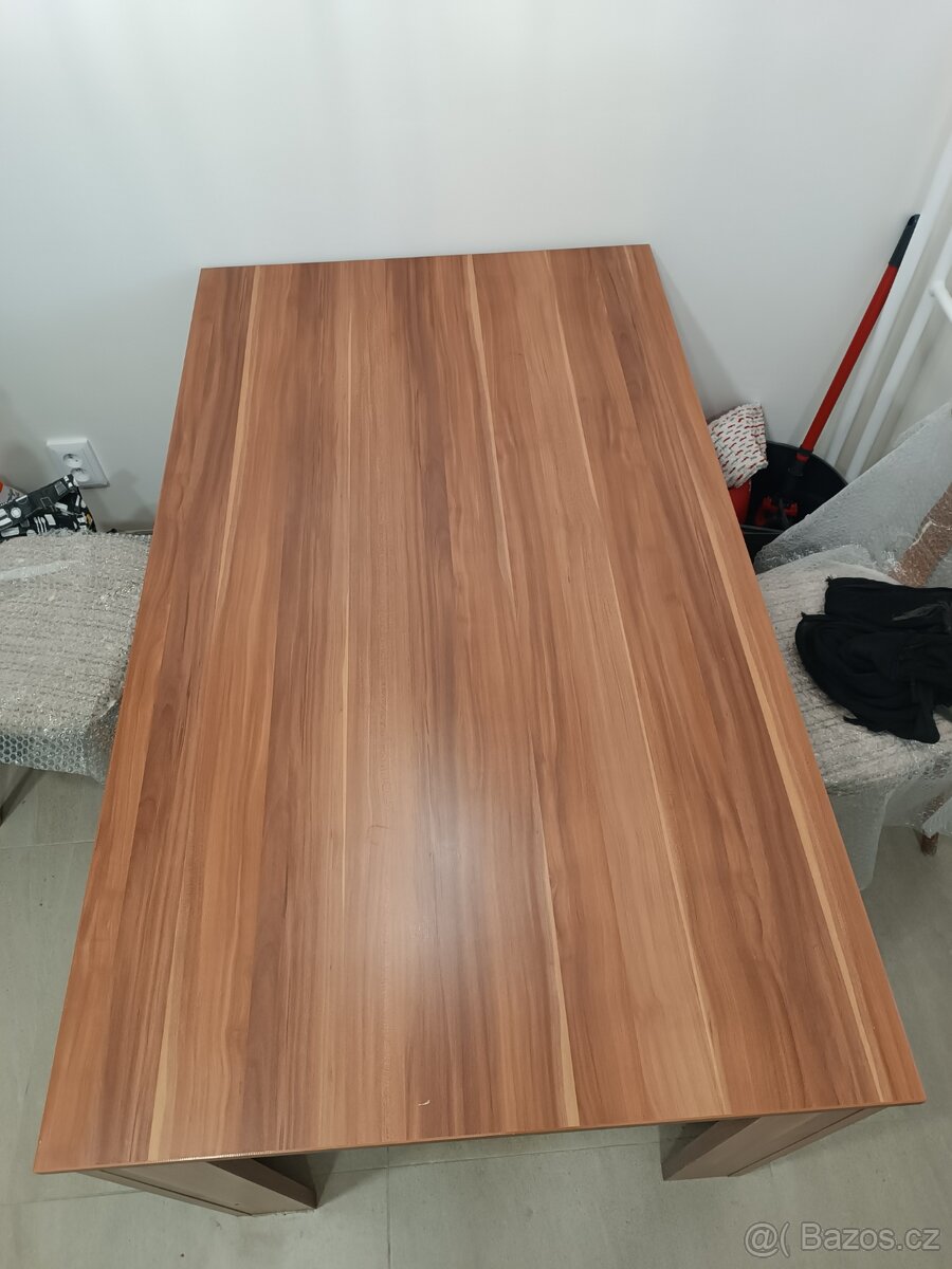 Jídelní stůl - 2