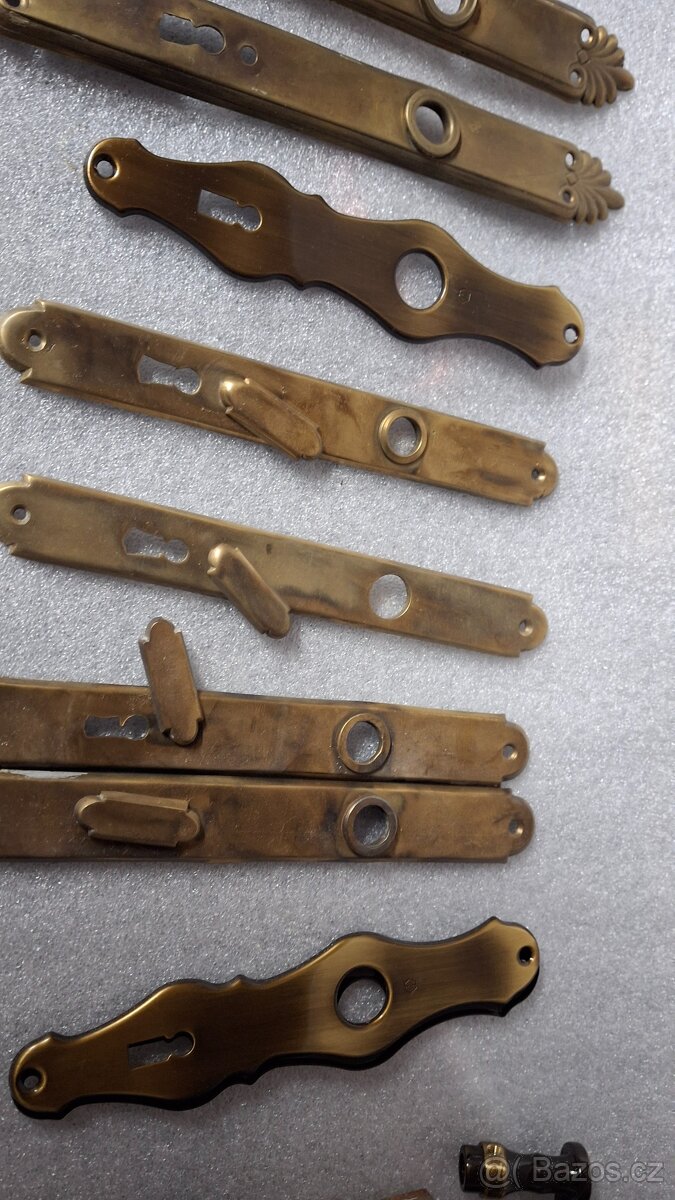 Mosazné kování viz foto - 2