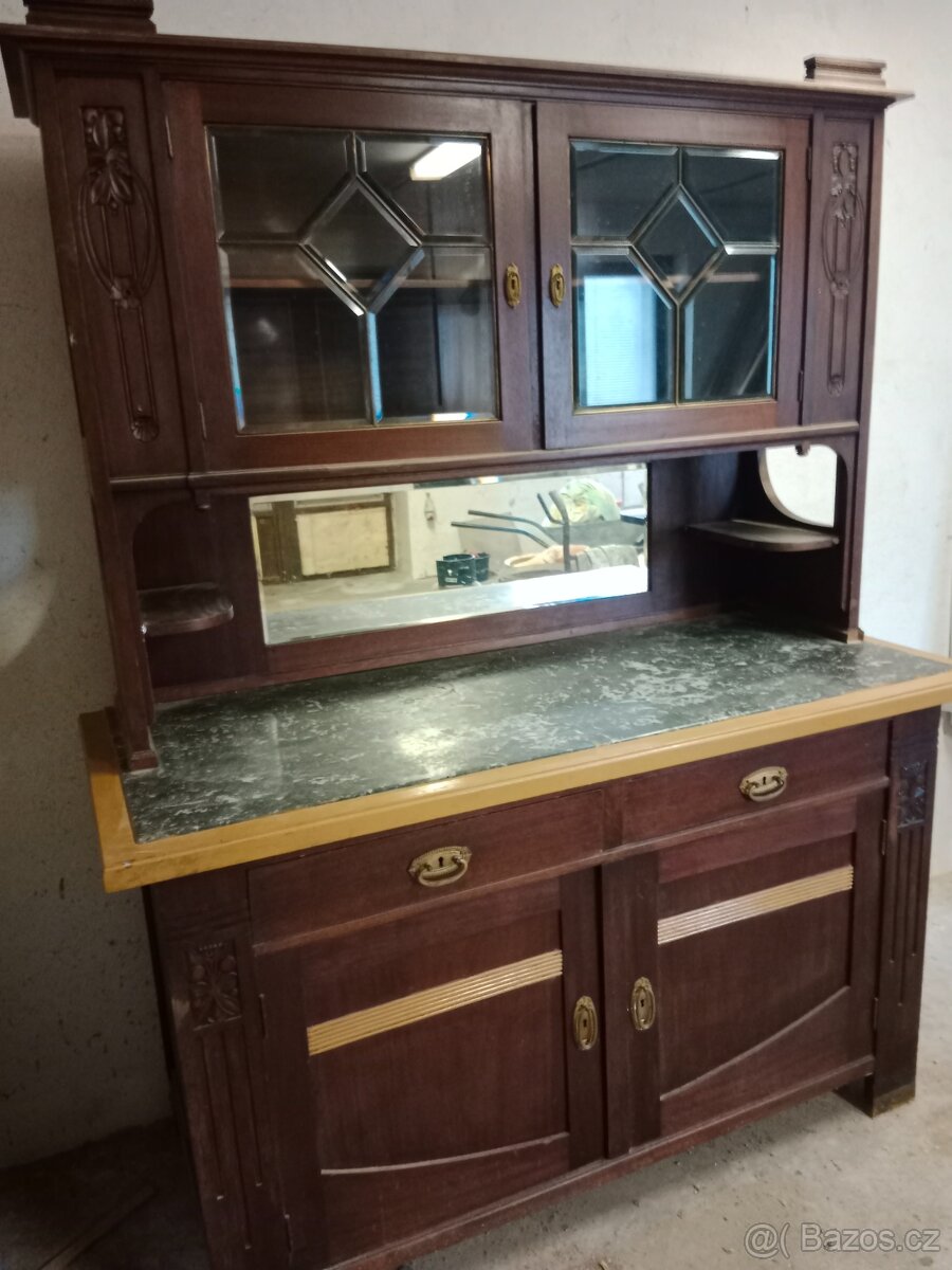 Starožitný nábytek - 2