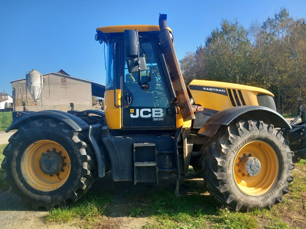 JCB FASTRAC 3230 - 2