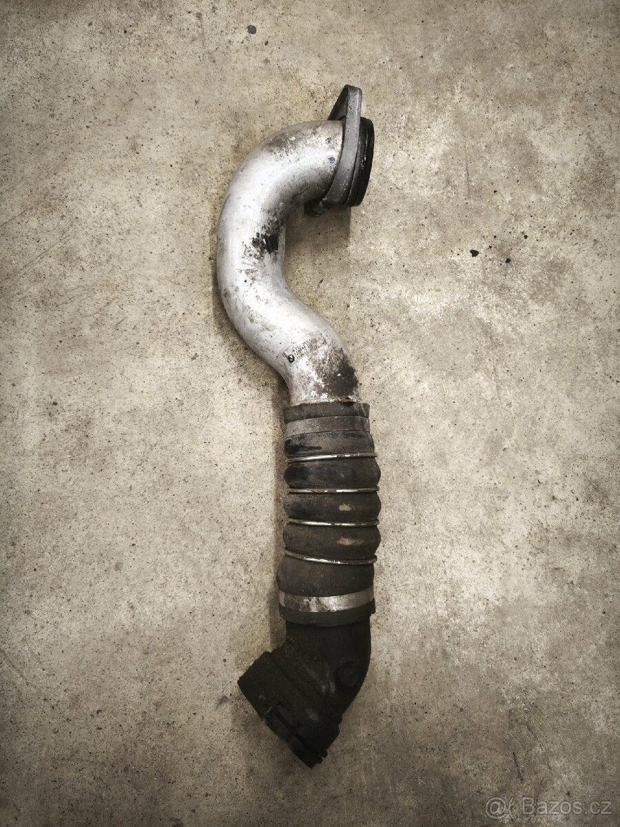 Hadice plnícího vzduchu BMW E60 E61 - 2