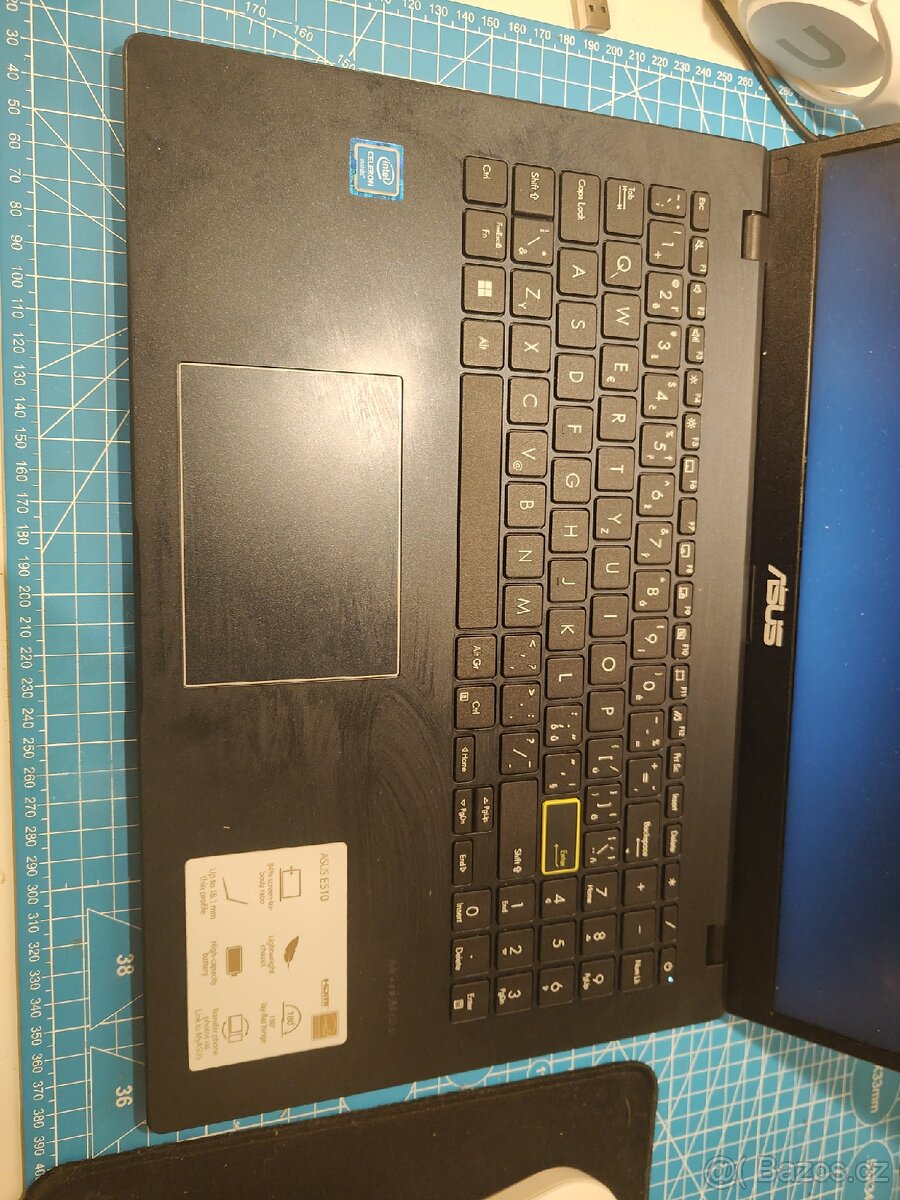 Notebook Asus E510. Krabice, nabíječka - 2