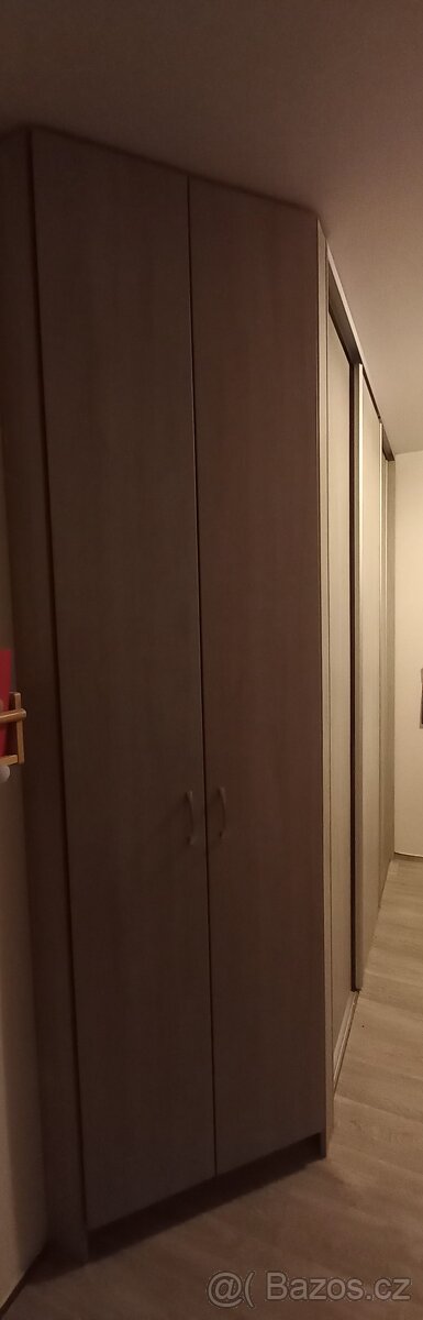 Vestavěná skříň - 2