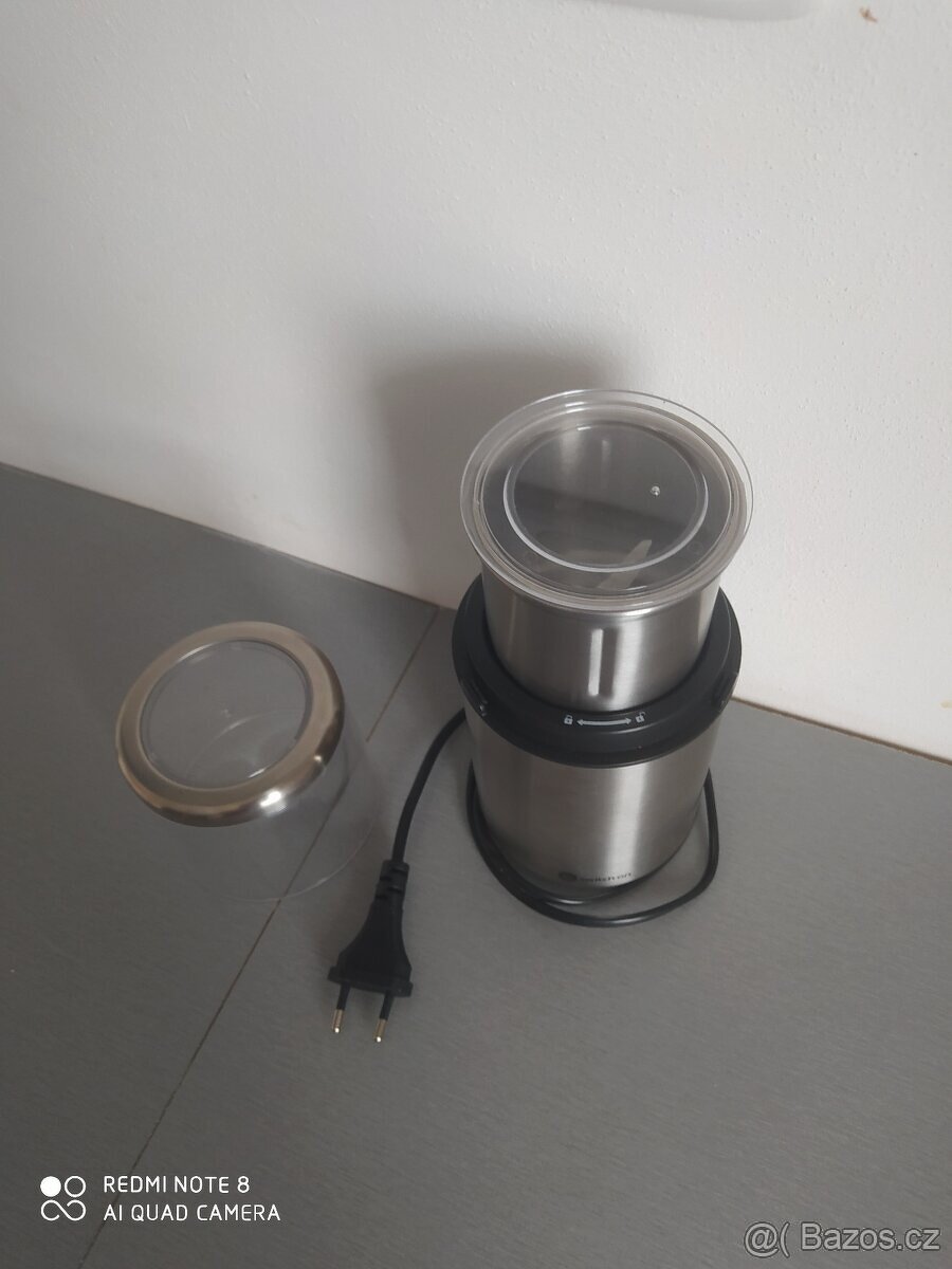 Mlýnek na kávu a žehlička - 2