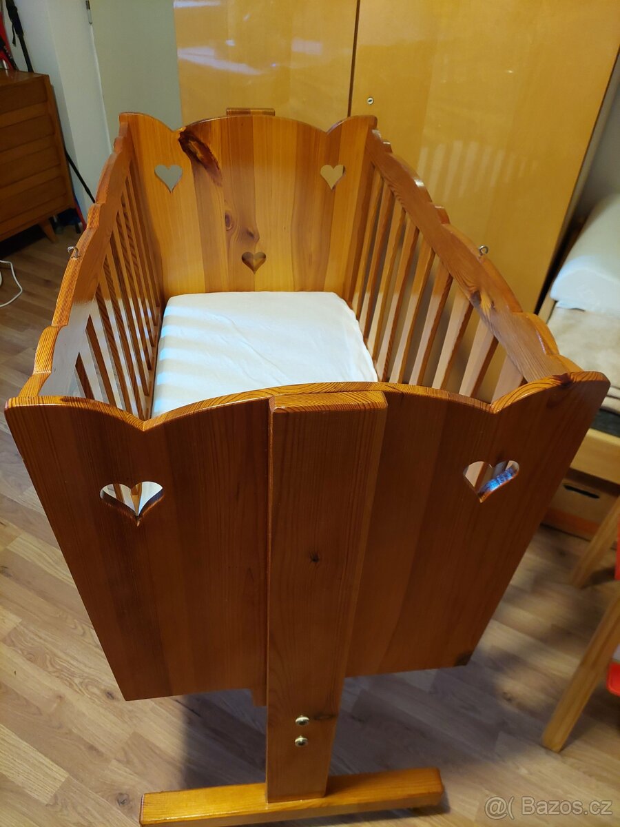 Dřevěná kolíbka - 2