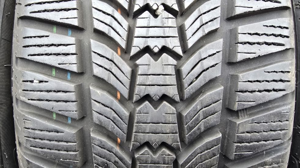 Zimní pneu 205/55/16 Sava - 2