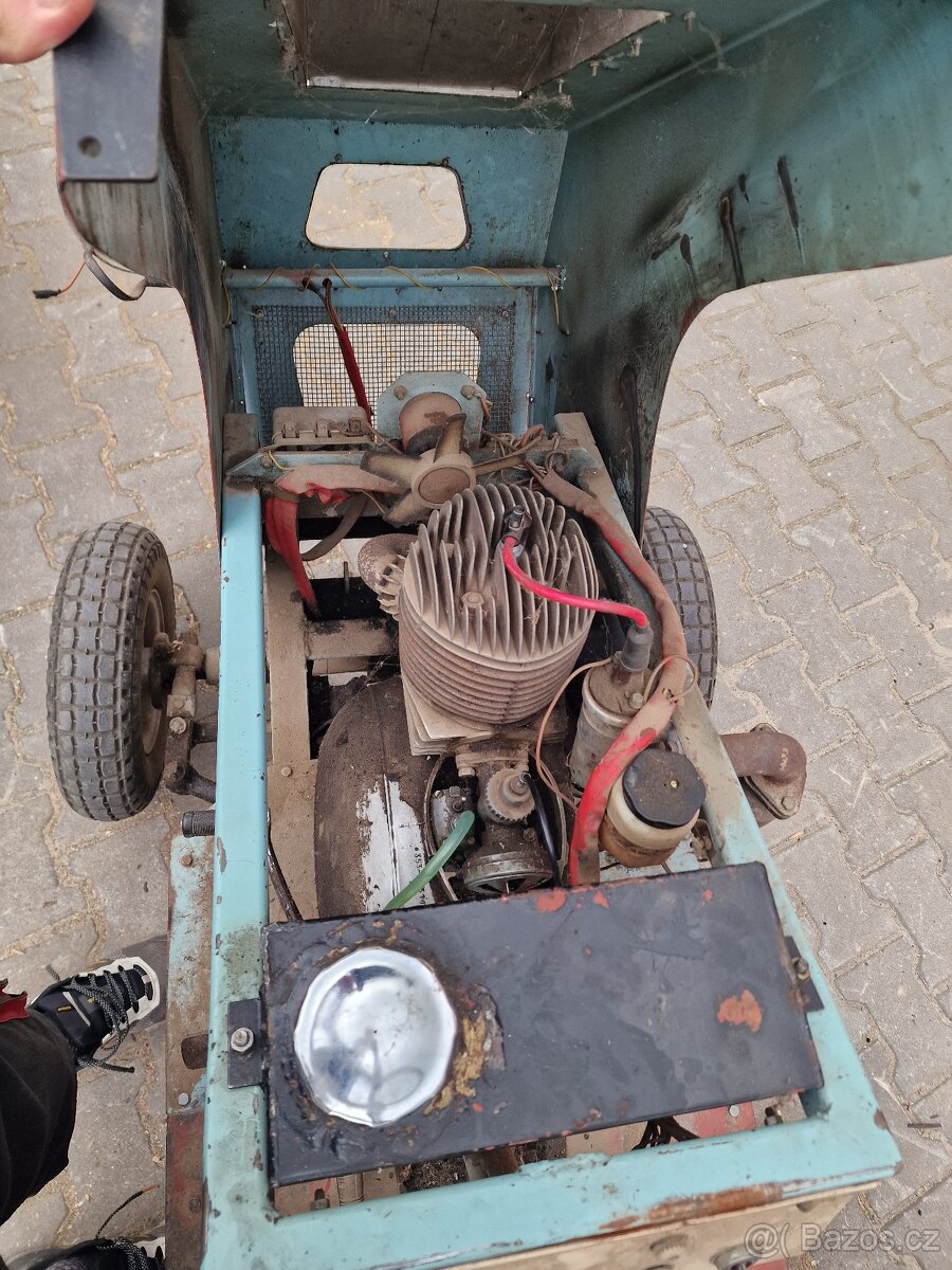 Traktor domaci vyroby - 2