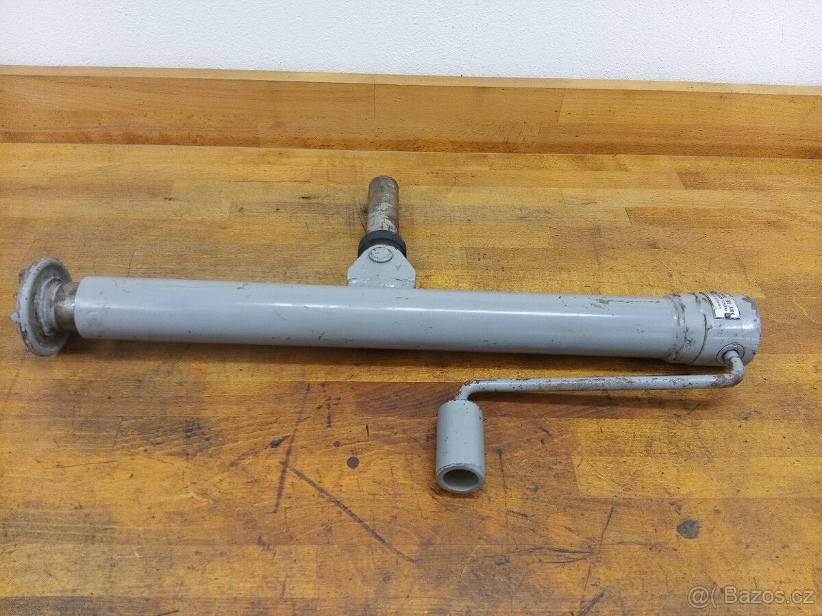 Š1203 zvedák (hever) - 2