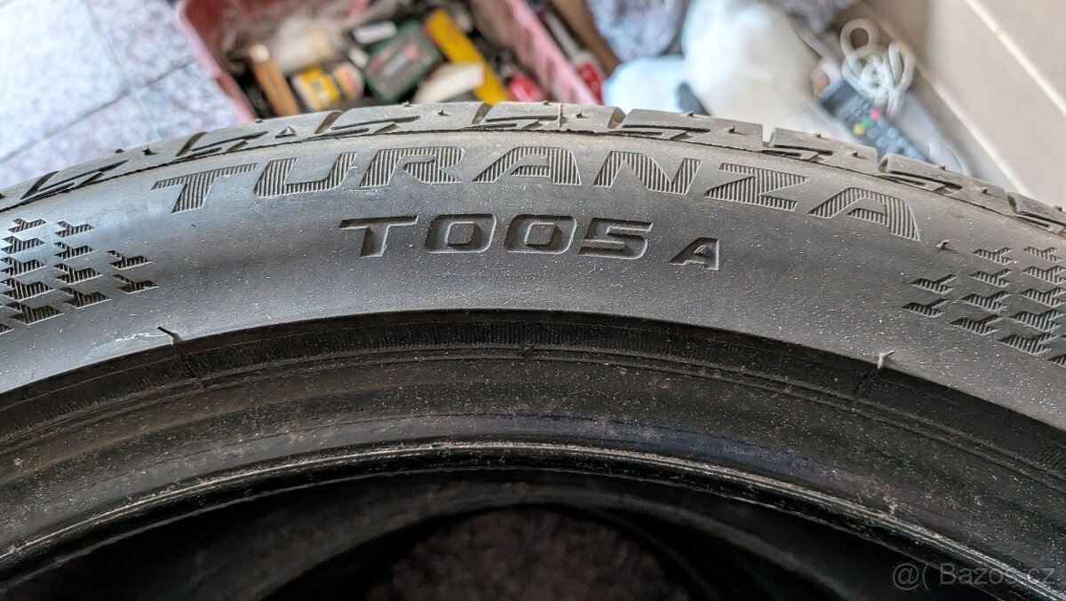 225/45 R19 - 2
